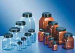 Flacon carré en PVC à col large Capacité 750 ml Largeur 91,5 mm Prof. 91,5 mm Hauteur sans bouchon 120,0 mm Filetage  Ø extérieur 80 mm Couleur transparent