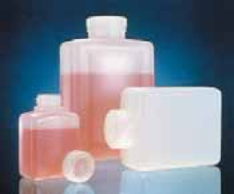 Flacon NALGENE ® rectangulaire en polyéthylène Type 2007 Capacité 2000 ml Ø bouchonfileté 63 mm Largeur 152 mm Prof. 81 mm Hauteur 239 mm