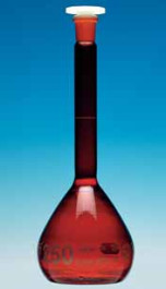 Fiole jaugée en verre brun DURAN ® à col rodé classe A Capacité 2000 ml Tolérances 0,6 ± ml RN 29/32 Hauteur 370 mm