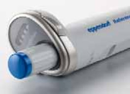 Micropipette monocanal Eppendorf Reference®2, volume variable Volume 500 - 5000 µl Grad. 5 µl Justesse Vol. max. 0,6 (£ ± R%) Précision Vol. max. 0,15 (£ CV%) Bouton poussoir violet Couleur