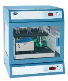 Incubateur à agitation SI500 Type SI600 Amplitude 16,0 mm Dimensions  intérieures(l x p x h) 623 x 465 x 395 mm Dimensionsextérieures(l x p x h) 675 x 542 x 642 mm Poids max. 10 kg Poids 55,00 kg
