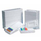 Boites cryogéniques de 50 et 100 emplacements en EPS Nombrede puits 100 Dimensions(l x p x h) 336 x 95 x 73 mm