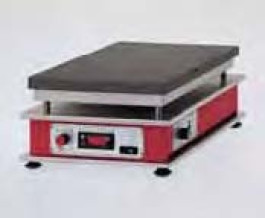 Plaque chauffante haute précision PZ 44 Type PZ 44 Plaque chauffante 290	x	440 mm Plage detempérature 20 - 450 °C max. Puissance 3300 Watt Dimensions(l x p x h) 320 x 470 x 190 mm Poids 23,0 kg Alimentation secteur 230* V