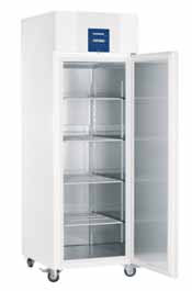 Réfrigérateur à cuve sécurisée FKS-2600, 3600, 5000 Liebherr Type LGPv 6520 Capacité 601 l Dimensionsextérieures(l x p x h) 700 x 830 x 2150 mm Dimensions  intérieures(l x p x h) 533 x 650 x 1550 mm Consommation d'énergie 4,7 kWh (24h) Plage