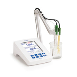pH-/EC-mètre de laboratoire qualité recherche, conforme USP <645>