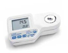 Réfractomètre numérique HI 96821 pour la mesure du chlorure de sodium.