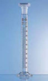 Eprouvettes graduées, SAN, classe B, graduations moulées, forme haute Capacité 500 ml Grad. 5,00 ml Hauteur 350 mm Tolérance 5,00 ± ml Ø 61 mm