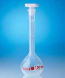 Fiole jaugée en PMP à col rodé Capacité 50 ml Tolérance 0,06 ± ml Hauteur 150 mm Bouchon NS 12 / 21