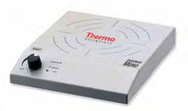 Agitateur magnétique non chauffant VARIOMAG MONO Type Mono Direct Vitesse derotation 130 - 1200 tr/min Capacité d'agitation par poste 1 - 3000 ml Dimensions(l x p x h) 180 x 215 x 35 mm Puissance 1-5 Watt Classe de protection 32